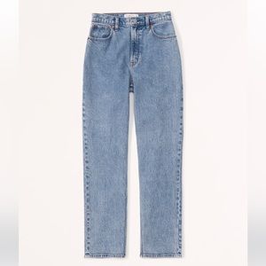 Abercrombie & Fitch - Curve Love Ultra High Rise 90s Straight Jean